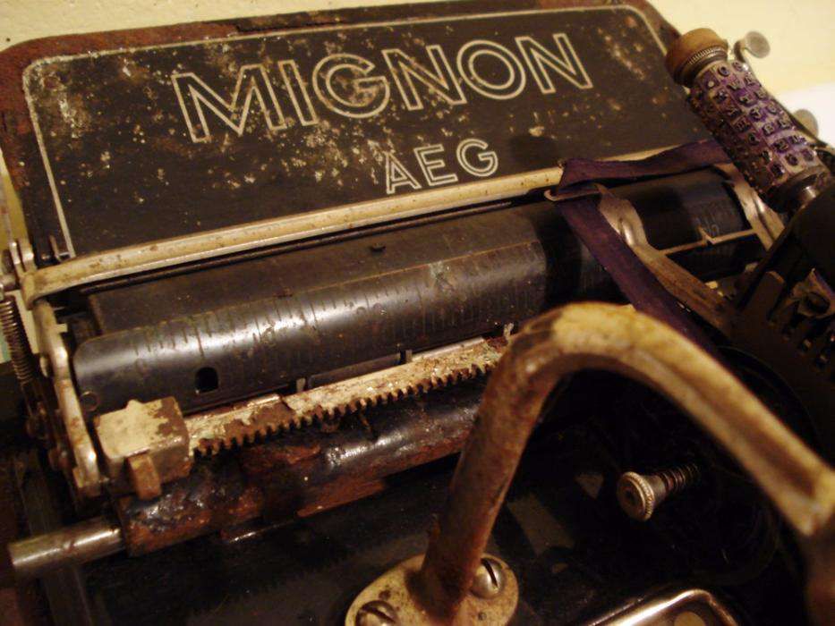 PROMOCJA, 100- letnia maszyna do pisania MIGNON 4 AEG indeksowa