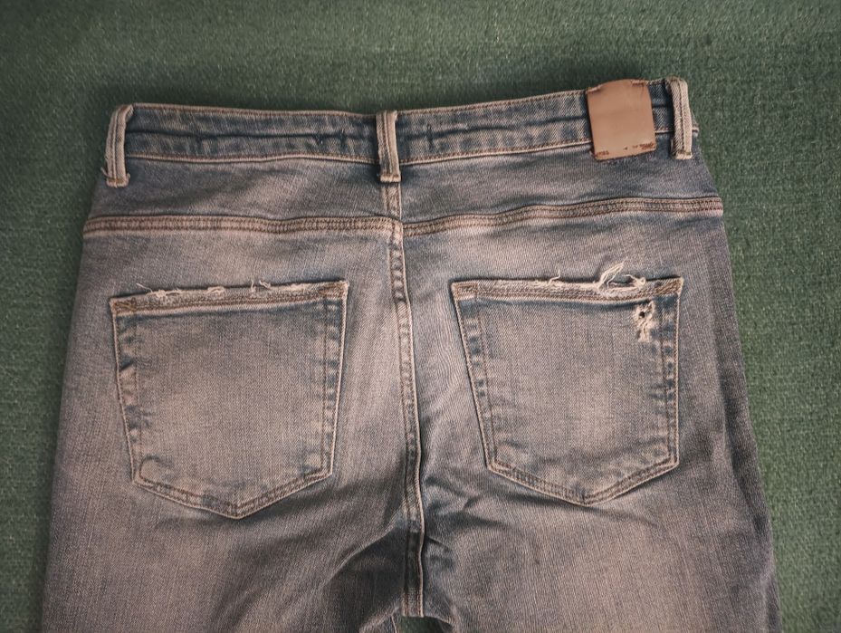 Spodnie z dziurami ZARA