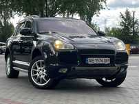 Порше Каен 4,5 газ бензин на ходу 2004