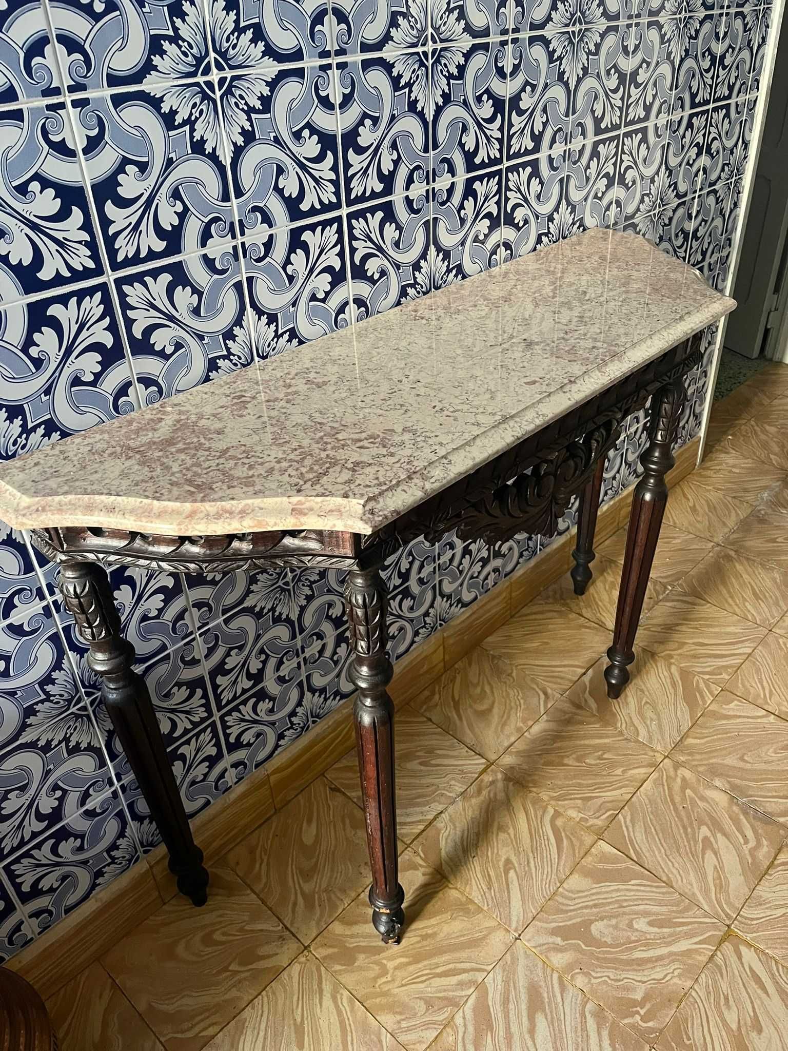 Mesa de entrada com espelho