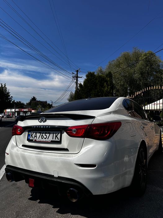 Infiniti Q50 3.7 2015