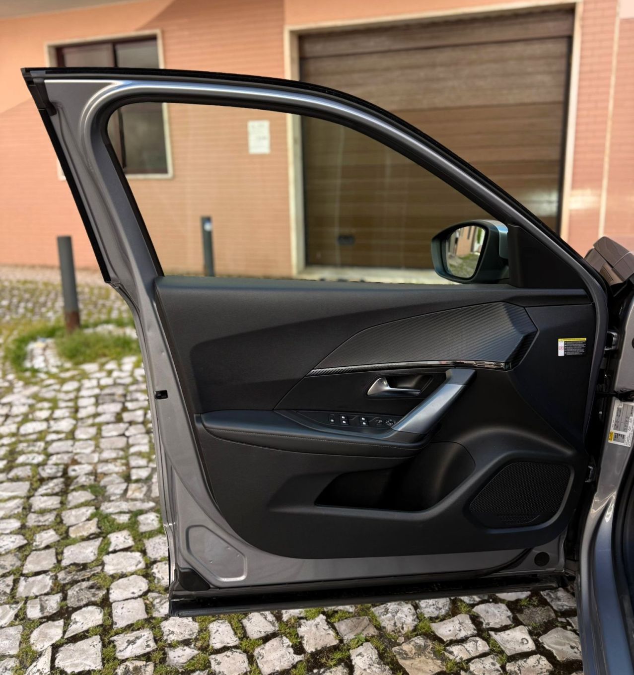 Peugeot 2008 1.2 PureTech Allure EAT8