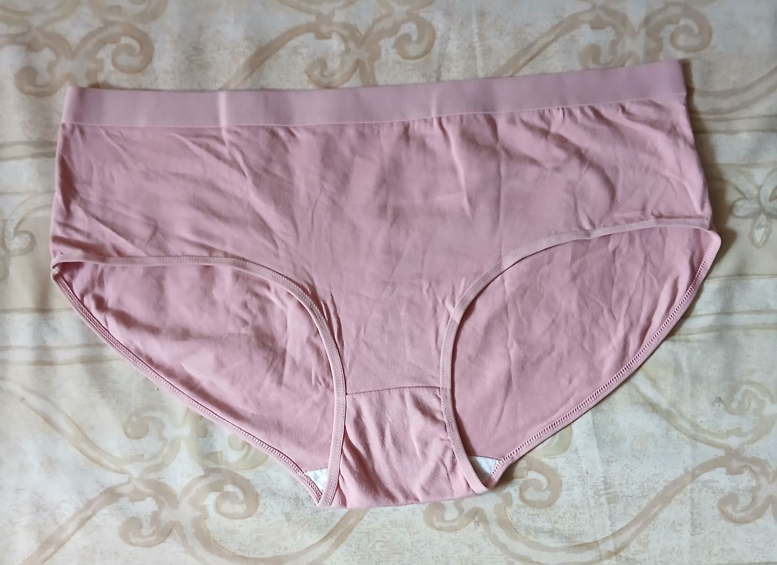 Продам женские трусы 58 размера