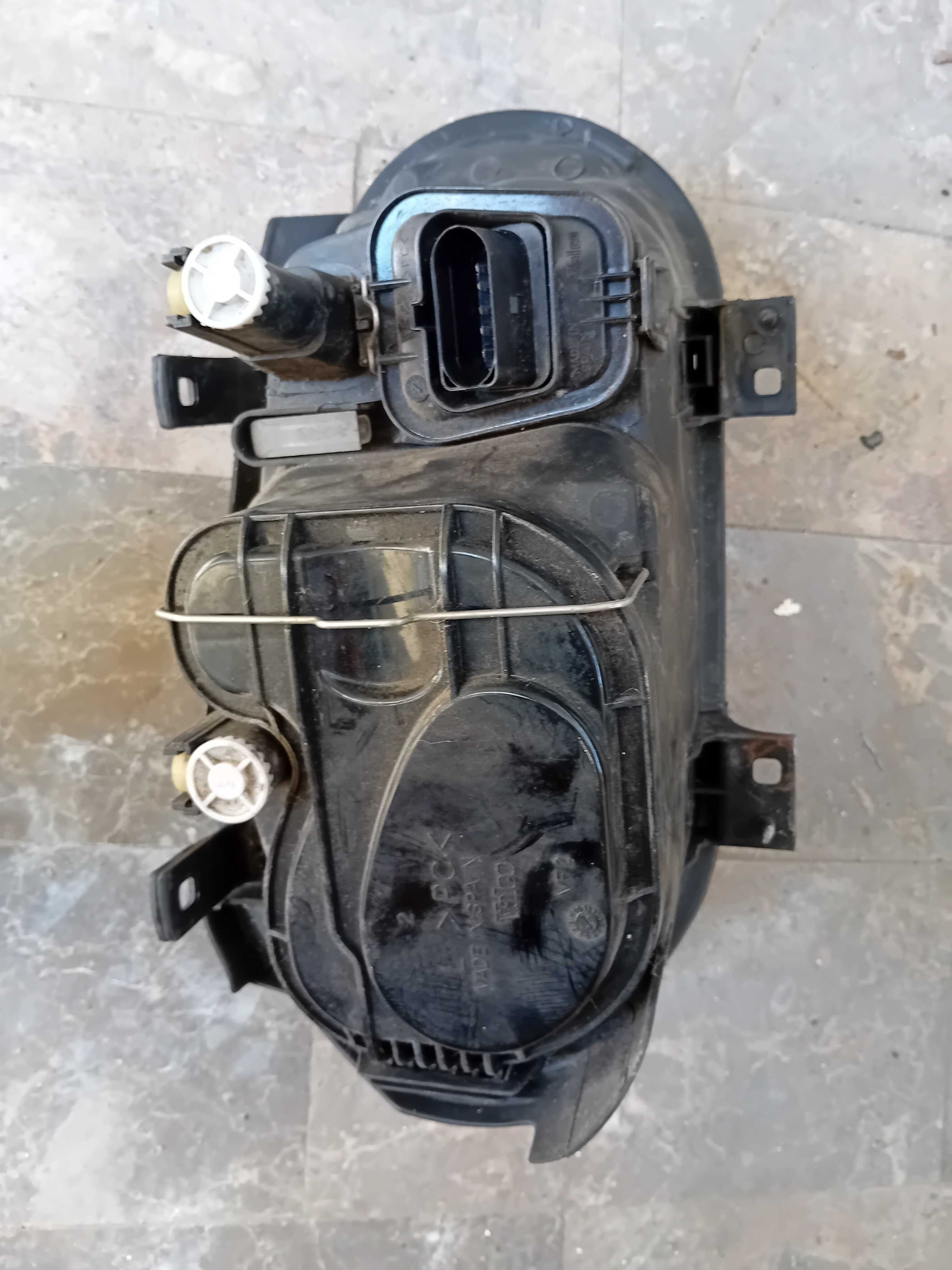Farol esquerdo golf 4