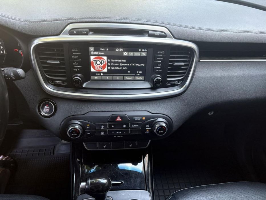 Продам машину KIA sorento