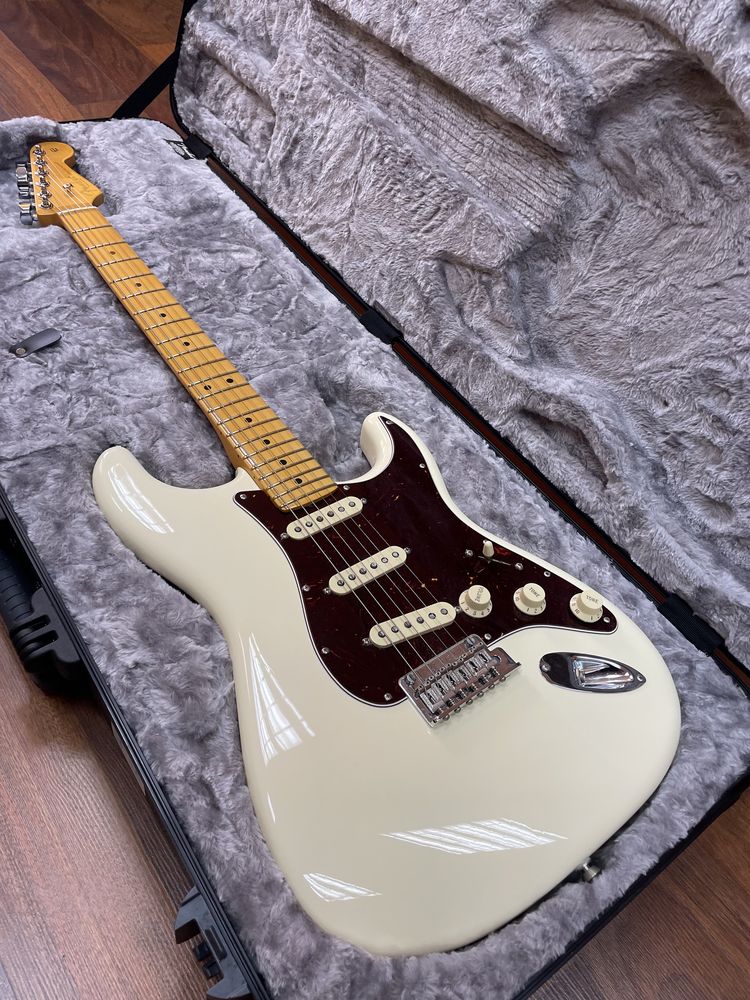 (New) Fender Stratocaster American Pro 2 Olympic White (1700$)