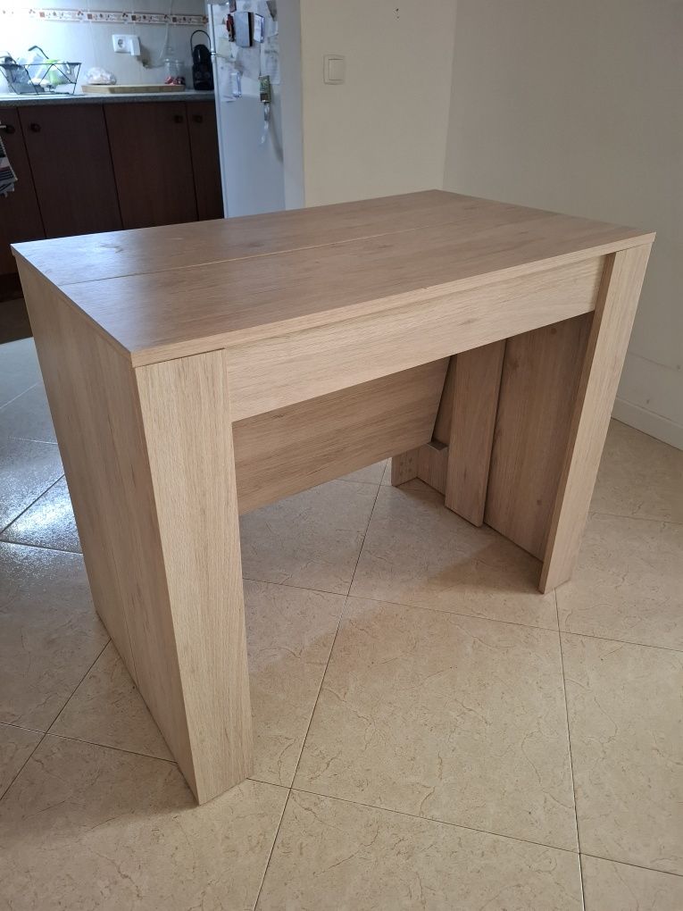 Mesa extensível em excelente estado