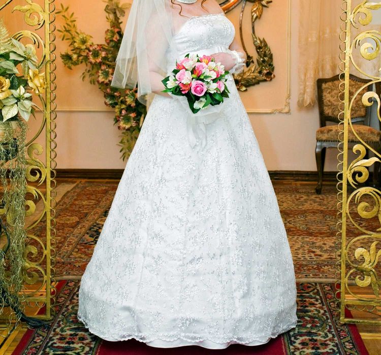 Свадебное платье