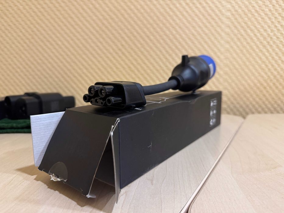 Адаптер для зарядного пристрою Tesla Gen 2 (32A 7.3 kWt)