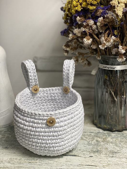 В'язаний кошик для дитячого ліжка