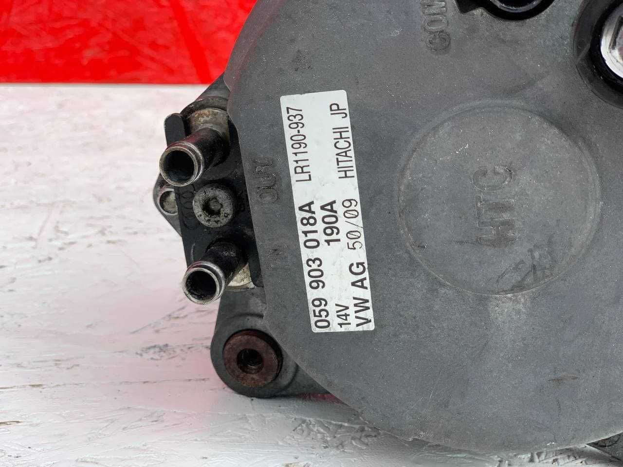 Генератор с водяным водным охлаждением Volkswagen Touareg  059903018A