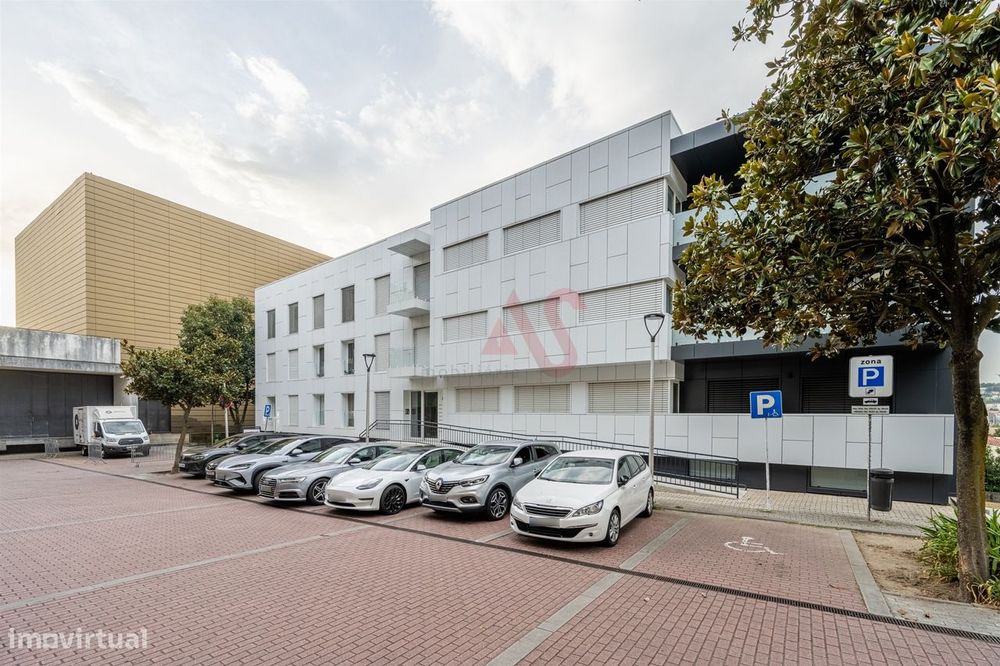 Apartamento T2+1 Totalmente Renovado com Vista para o Castelo – Urgeze