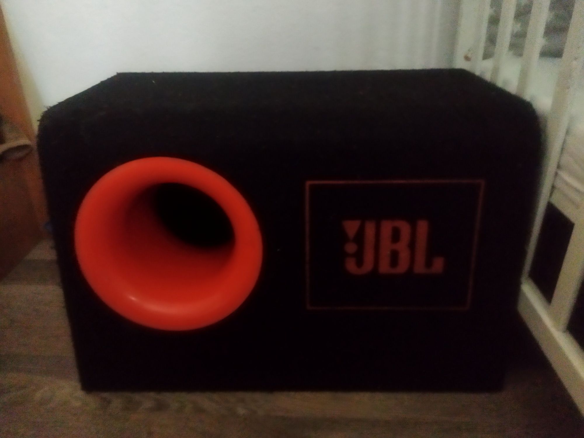 Продається Самбуфер JBL
