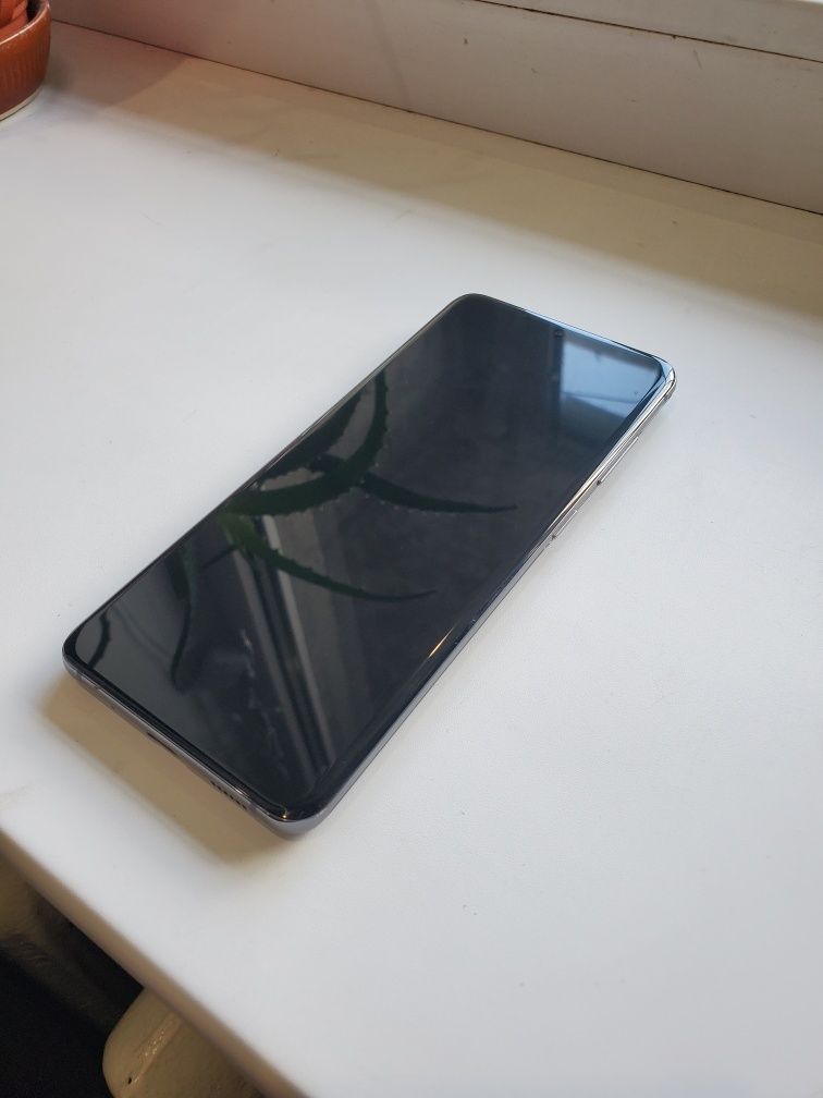 Samsung s20 5G USA version 12/128 ОПИСАНИЕ!