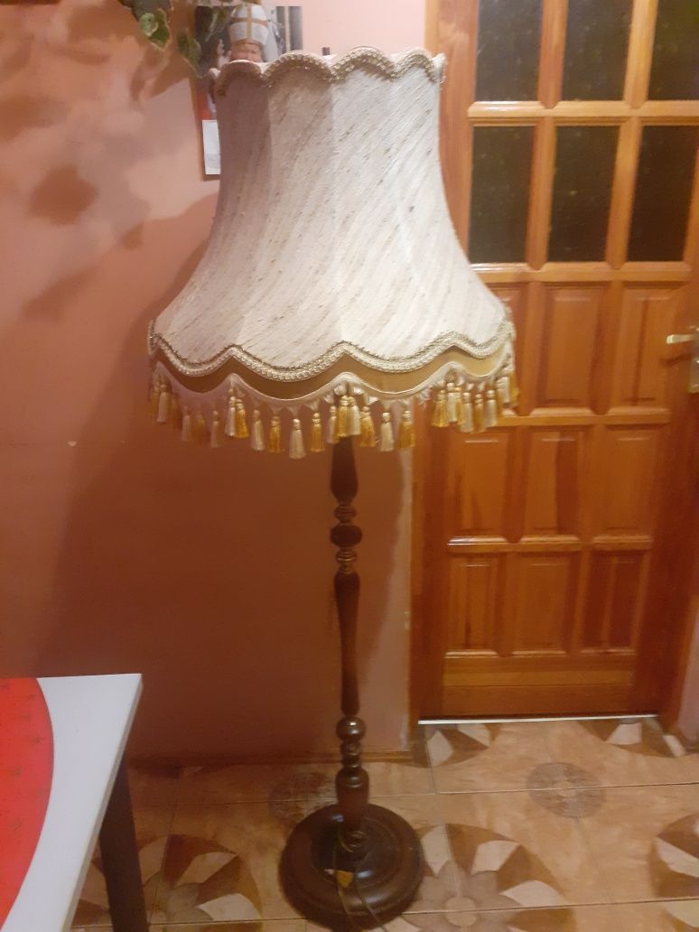 Sprzedam lampę stojącą