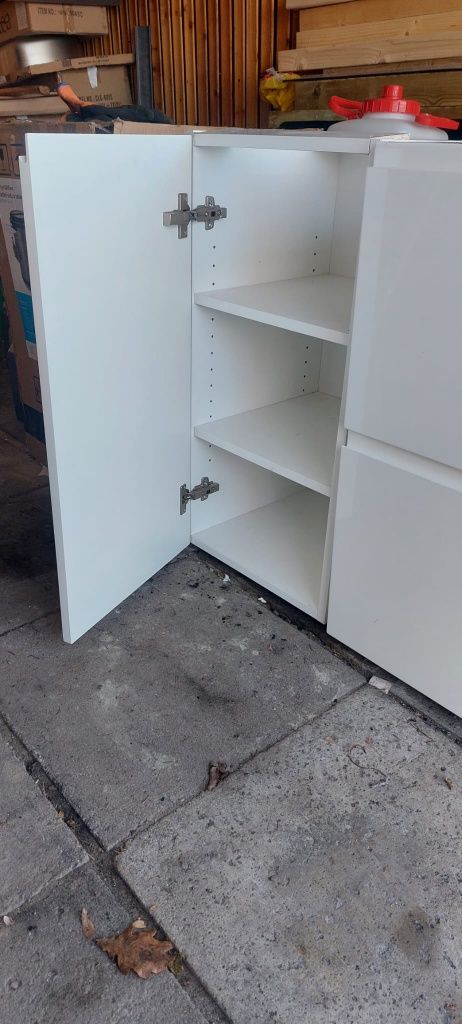 Szafka łazienkowa pod umywalke