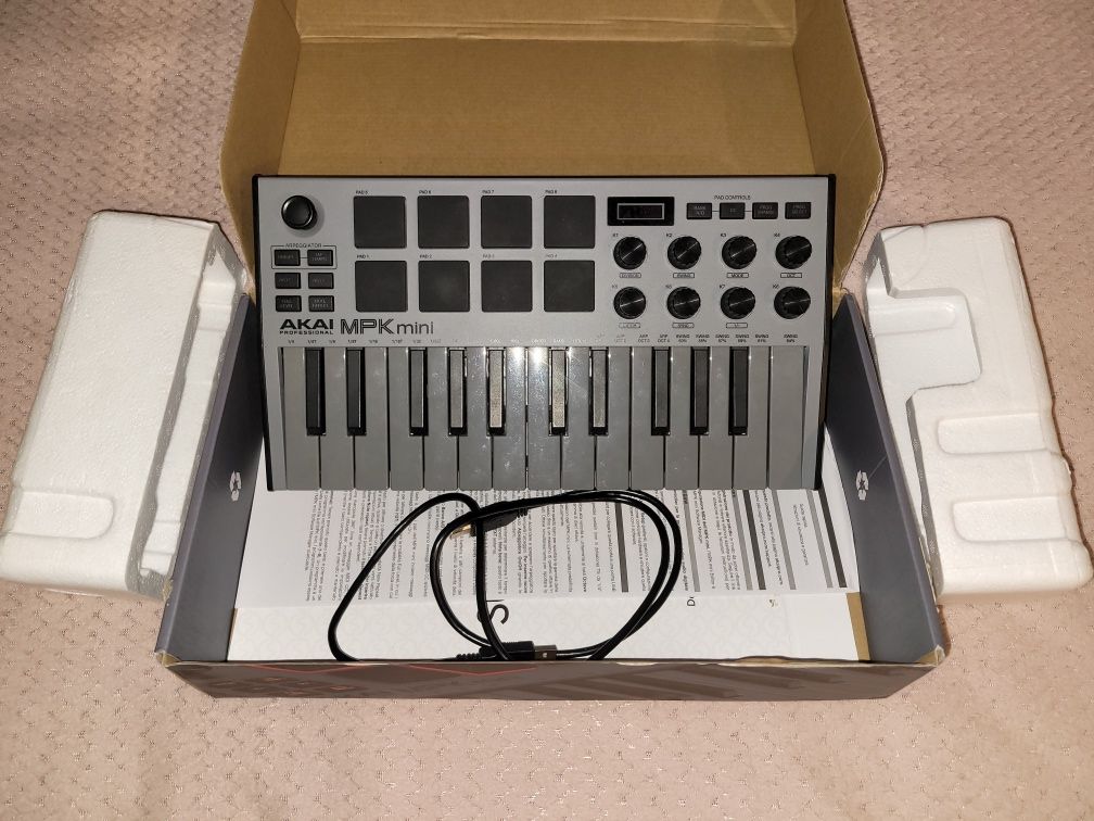 Akai MPKmini Grey MK3