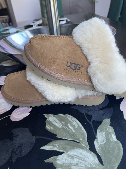Brązowe kapcie wsuwane UGG rozmiar 30