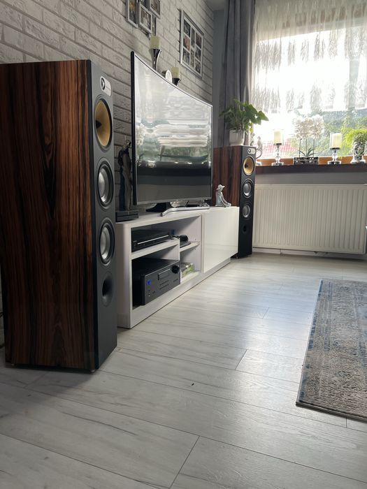 Kolumny Bowers&Wikins  (B&W) 683 200 watt