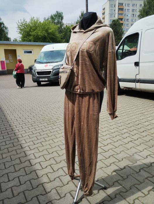 Dres damsko-młodzieżowy karmel