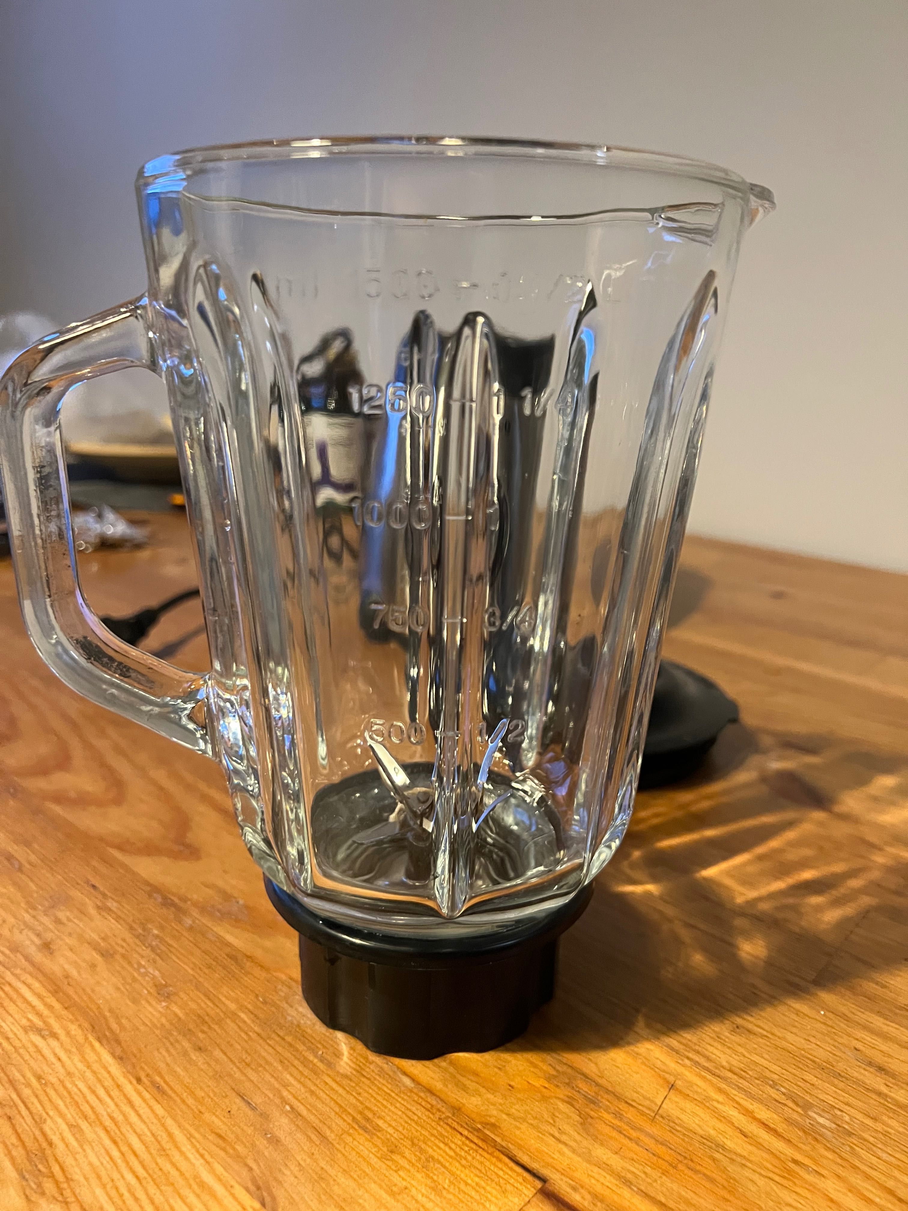 Blender kielichowy Łucznik – szklany dzbanek, 500W