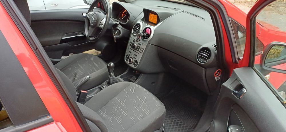 Opel Corsa 1,4 //Bezwypadkowy//2 kpl kół