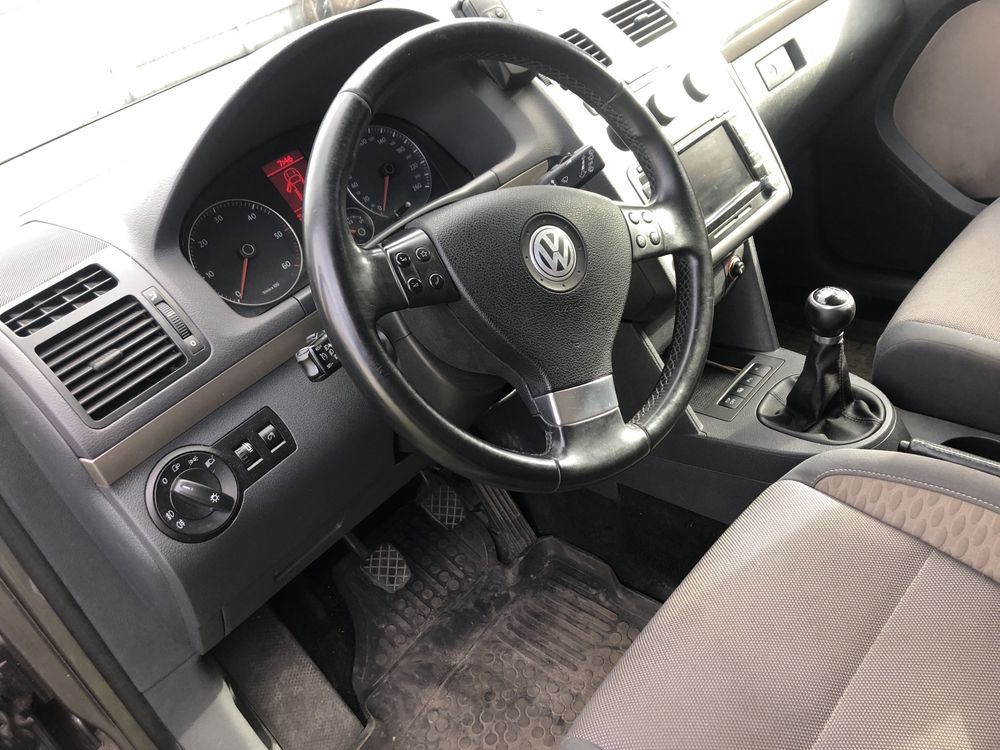 Разборка Фольксваген Туран Кросс шрот Тоуран Touran 7 мест 2.0TDI BMN