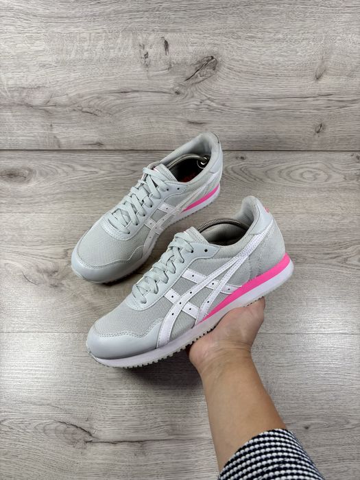 Жіночі кросівки Asics