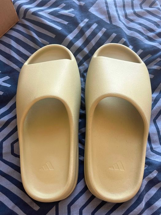 Yeezy Slide Resin