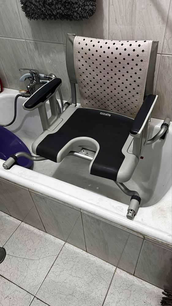 Cadeira de banho rotativa para banheira