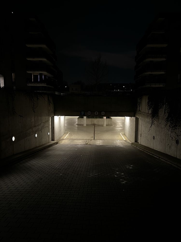 Parking miejsce postojowe garaz ul. Juliana Konstantego Ordona 5b Wota