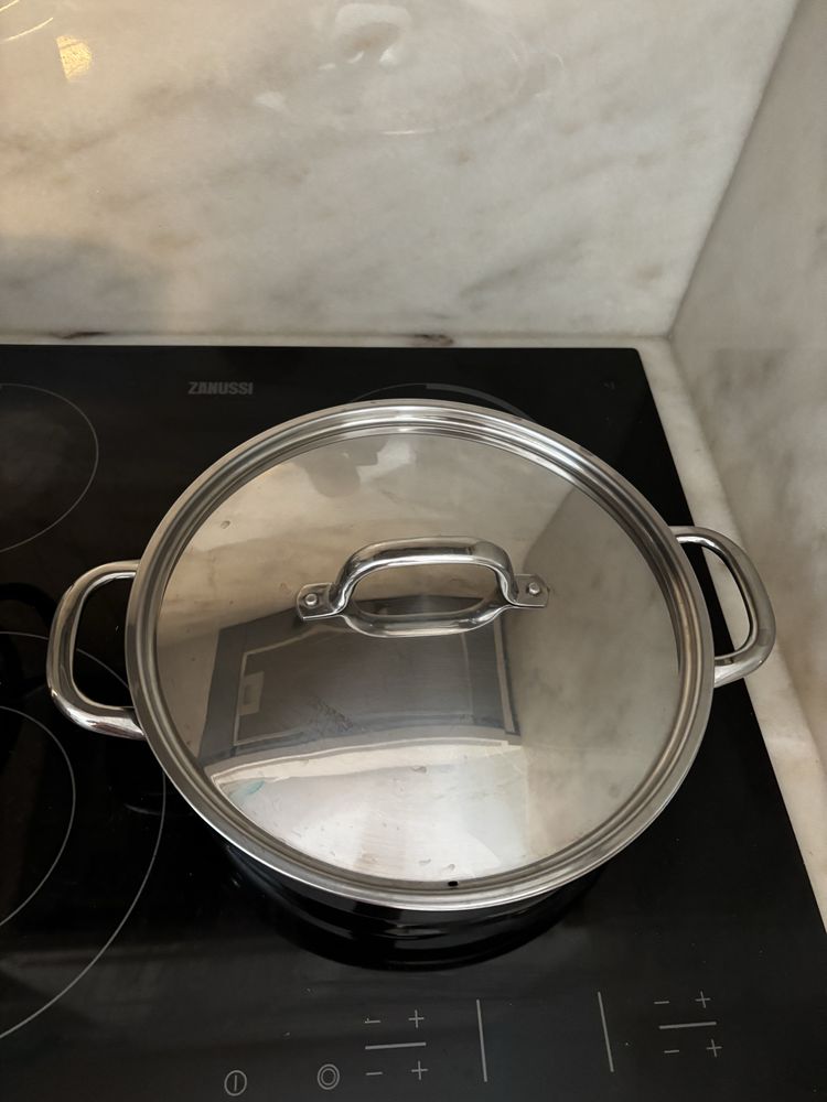 Conjunto de panelas e travessa inox
