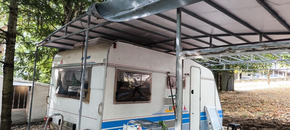 Cobertura caravana/ armazem