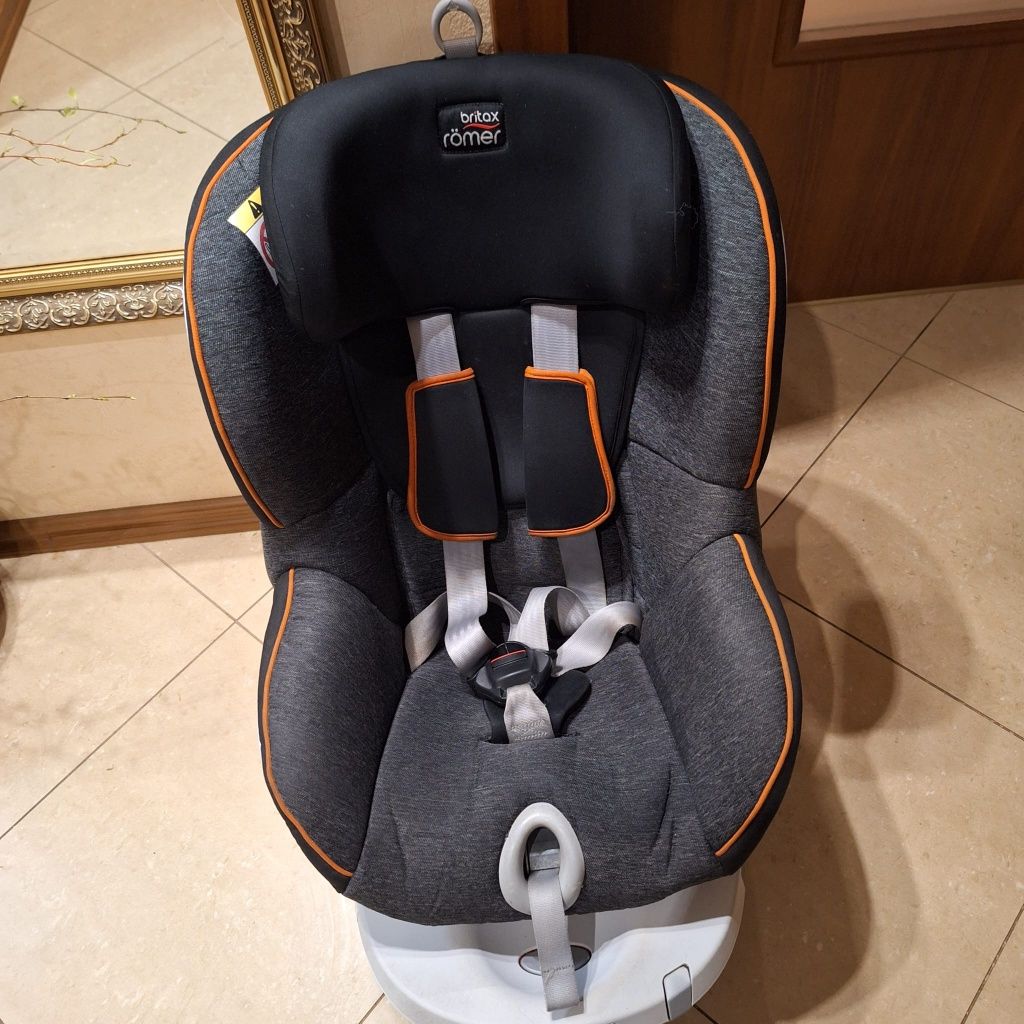 Fotelik samochodowy 0-18 Britax Romer Dualfix