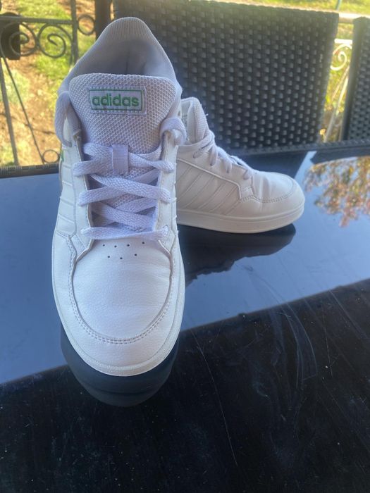 Продам кросівки  Adidas 40р