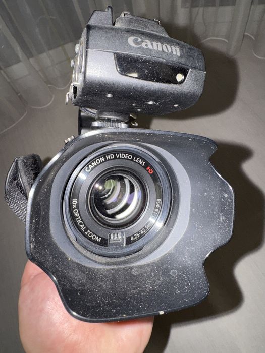 Видеокамера Canon XA10