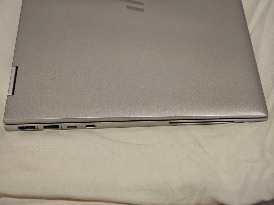 HP Elitebook 360º 1040 G10 - i7, 32GB de RAM, ecrã 2K