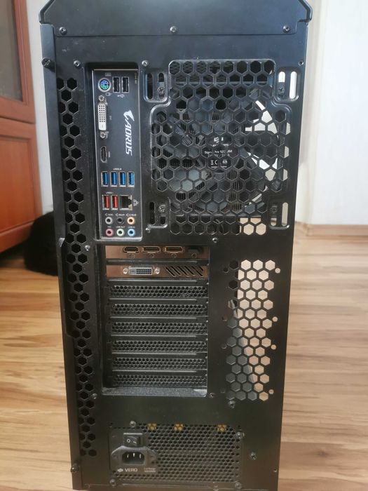 Komputer stacjonarny GTX1070/AMD Ryzen 5 2600/16GB RAM