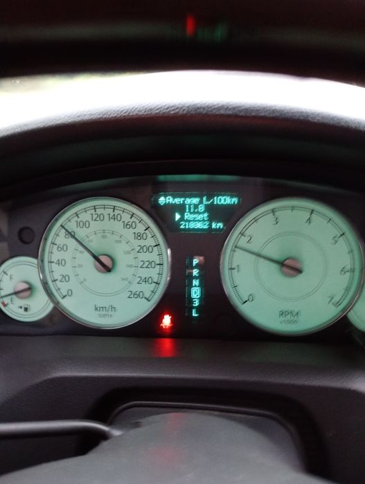 Продам ухоженный Chrysler 300C 2.7
