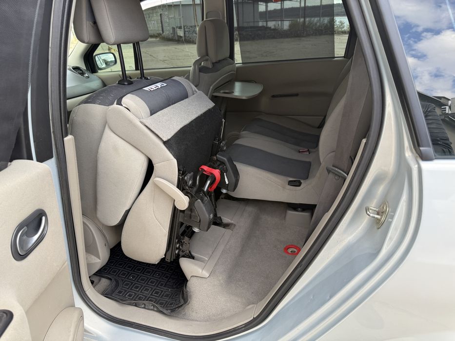 Renault Megane Grand Scenic 2