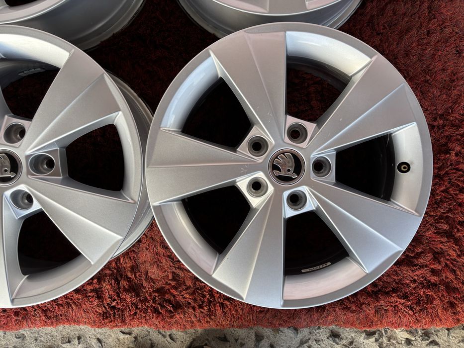 Original Skoda Octavia Karoq Super b R16 5x112