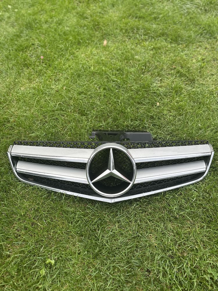 Grill oryginalny OEM mercedes w212 c207