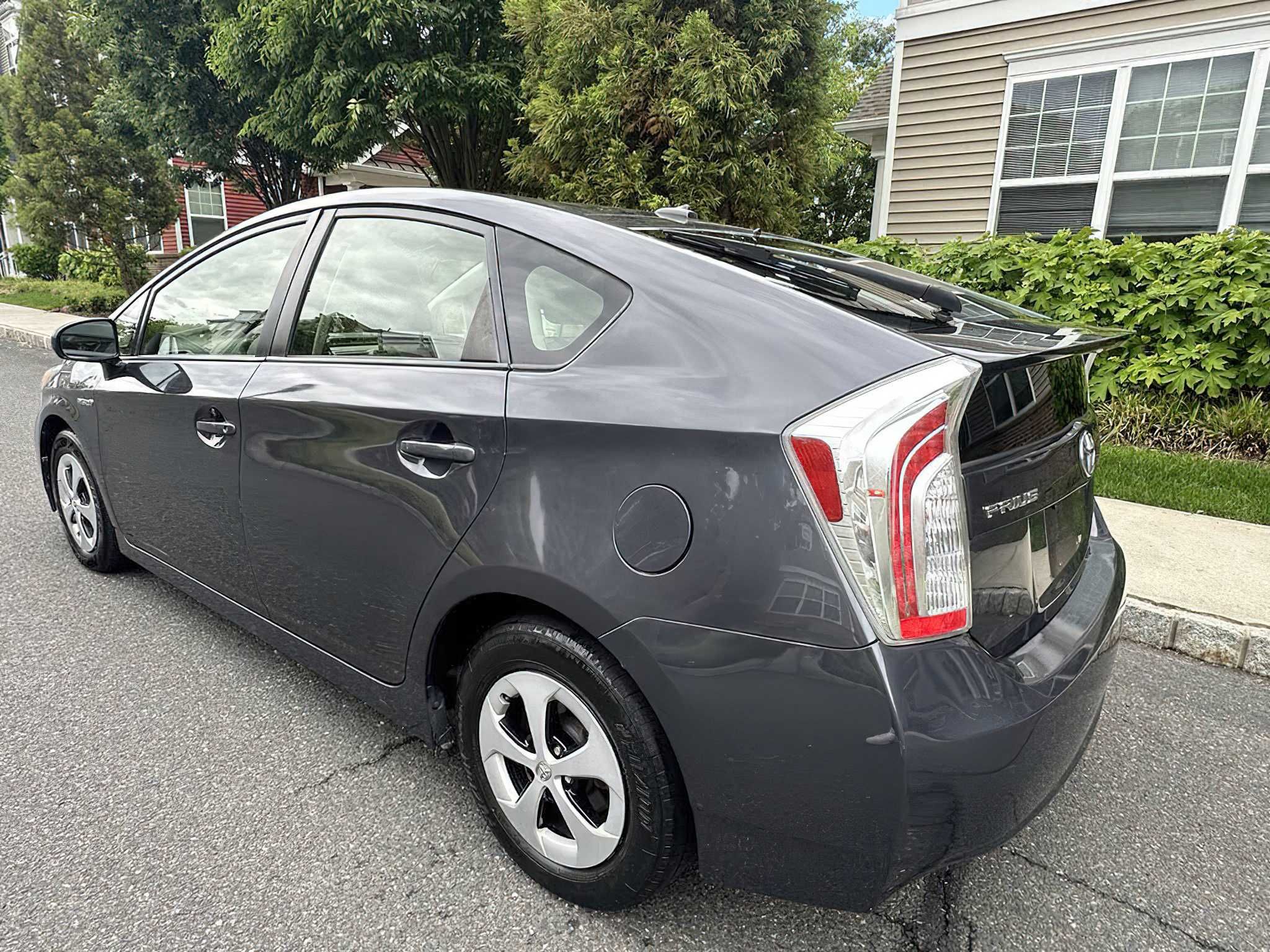 Toyota Prius One 2014