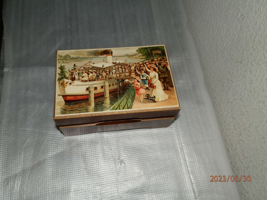 Caixa de Música Vintage  - Suisse Made