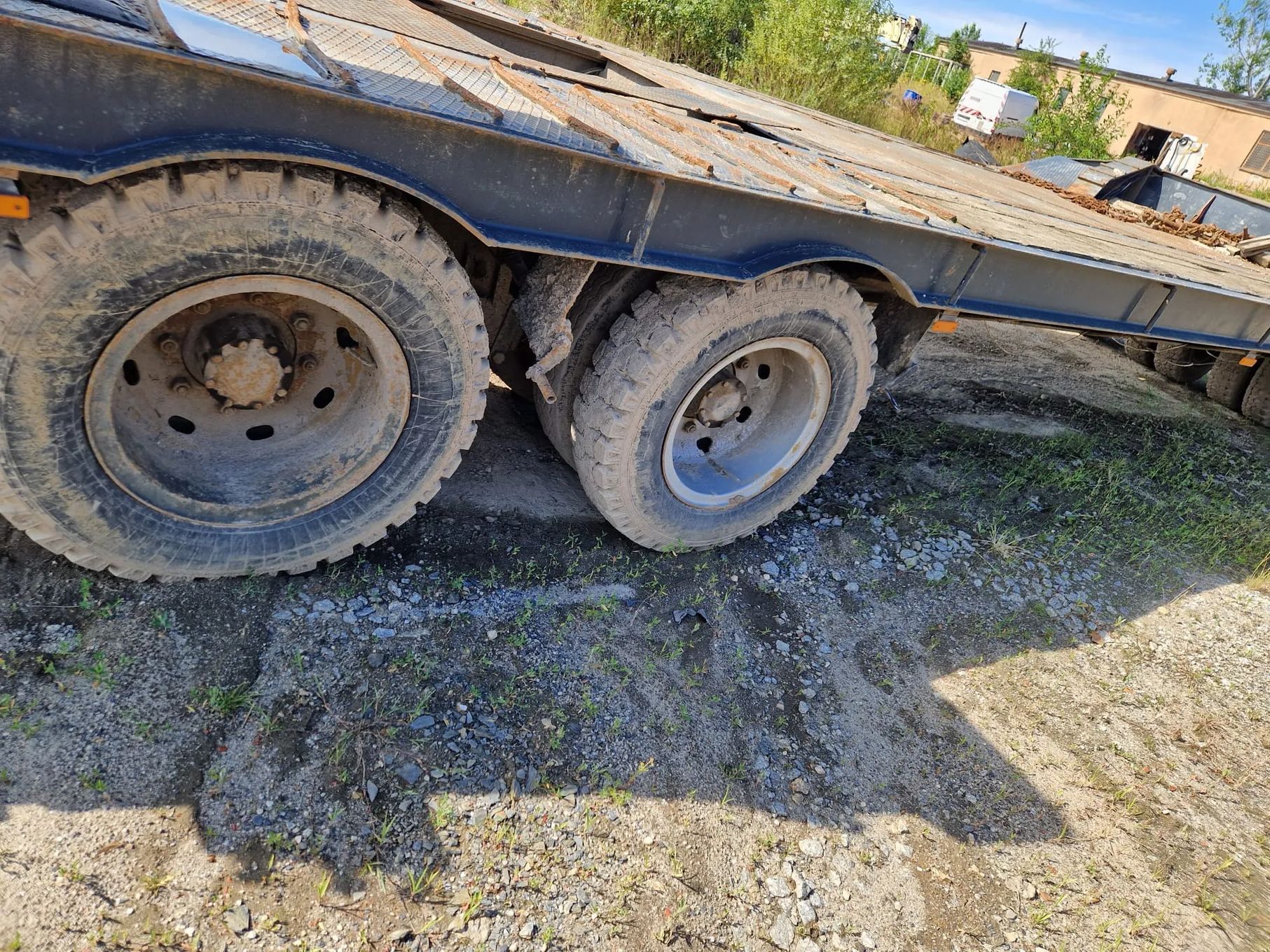 Mercedes-Benz AROCS  Zestaw pojazdów Mercedes Arocs oraz przyczepa Zremb
