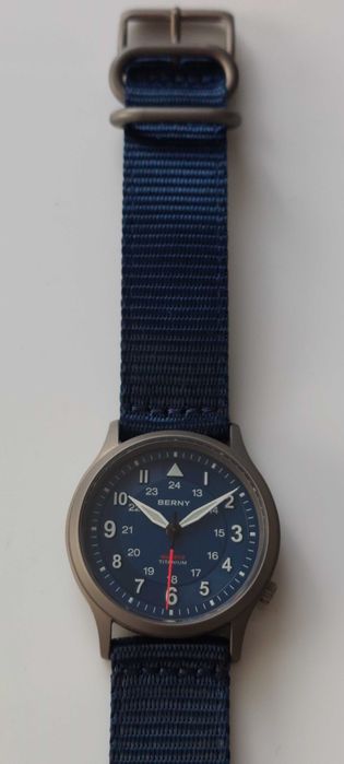 Ultralekki tytanowy zegarek Berny Khaki Field homage (Seiko TMI VH31)