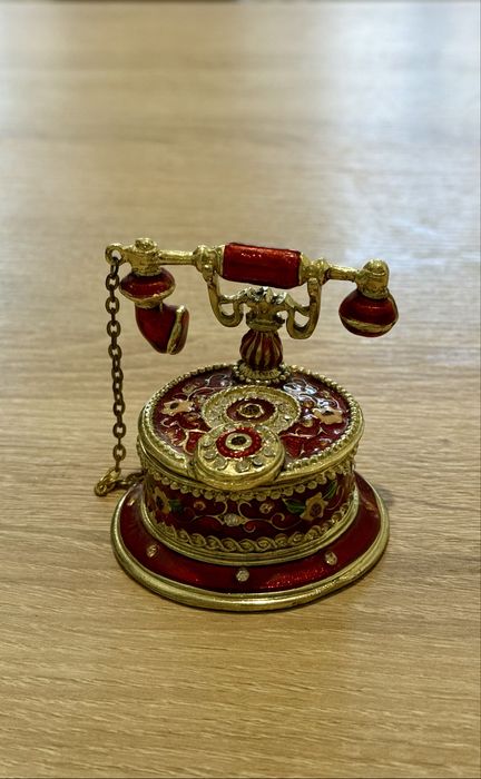 Вишукана декоративна статуетка ручної роботи