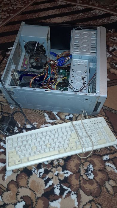 Системний блок .Можливо на запчастини.