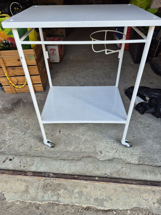 Stolik metalowy duży