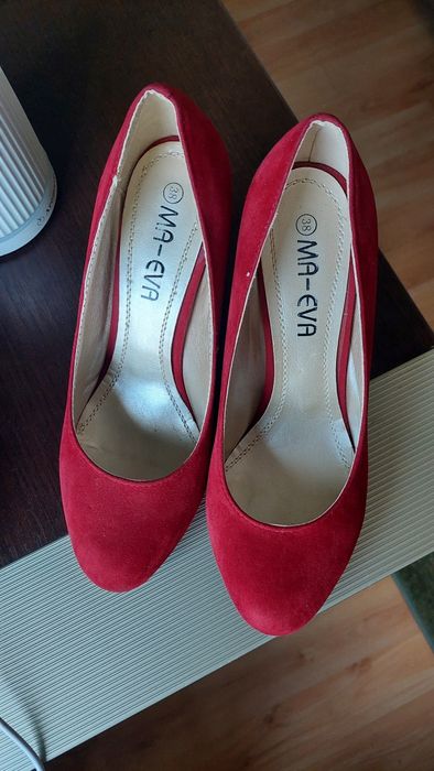 Buty damskie na słupku roz. 38